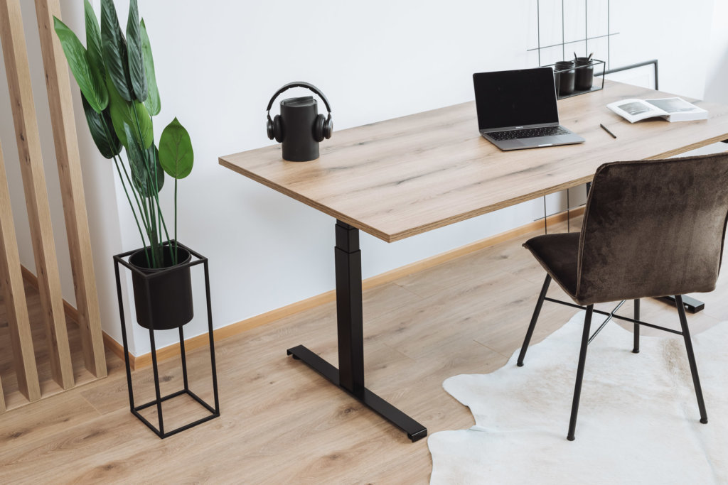 Tischgestell höhenverstellbar Schreibtisch Linak mit Tischplatte von Holzplatte Online